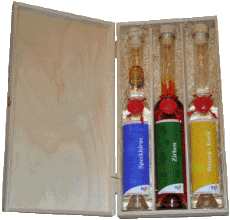 Schnapsflaschen in Holkziste Geschenk